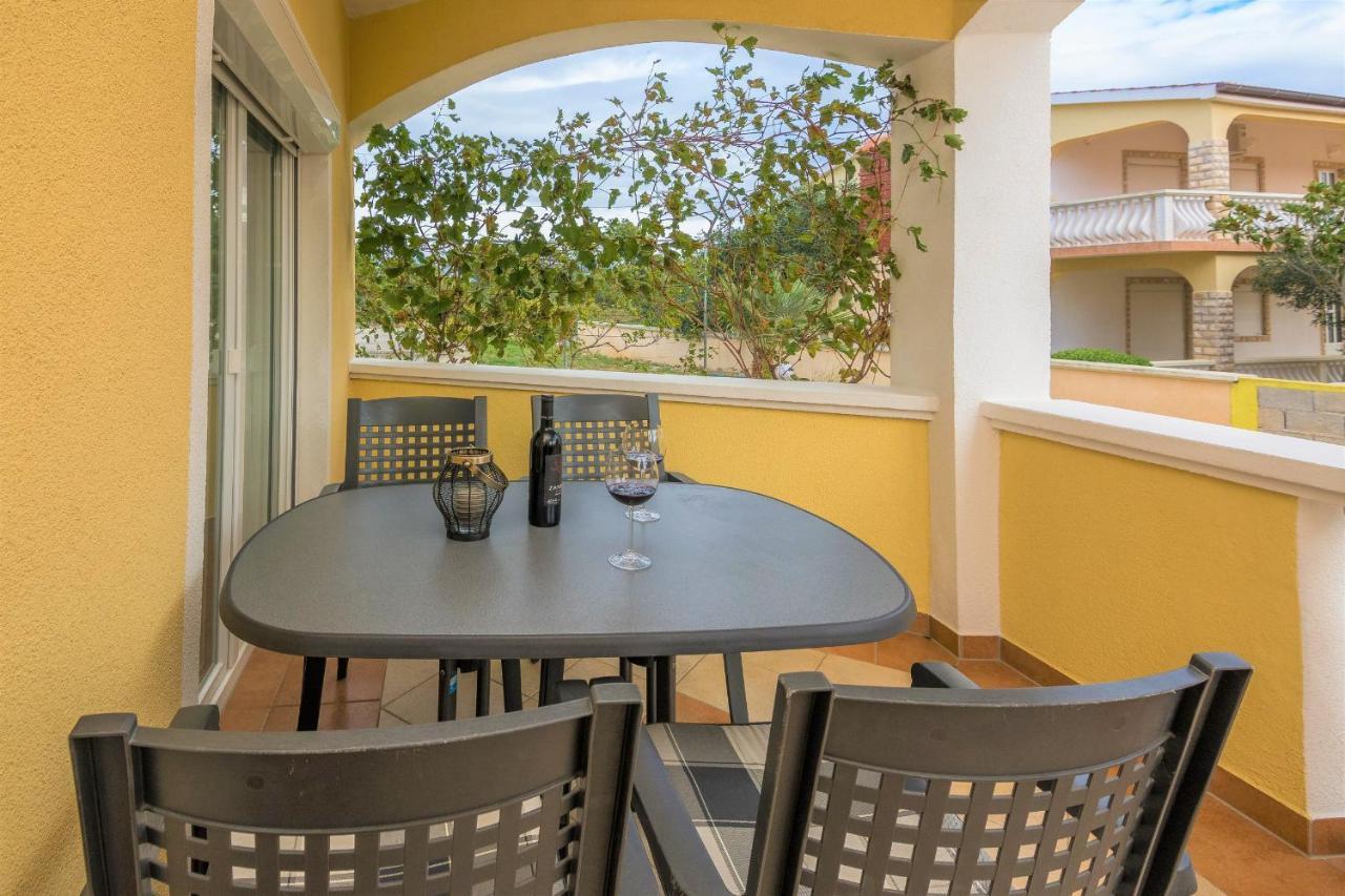 Apartments Sarlija Vir Dış mekan fotoğraf